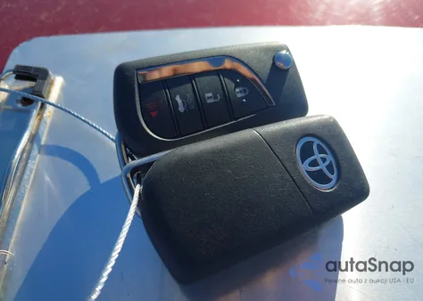 2020 Toyota Camry Le z USA, uszkodzony, nr VIN 4T1C11AK8LU354762